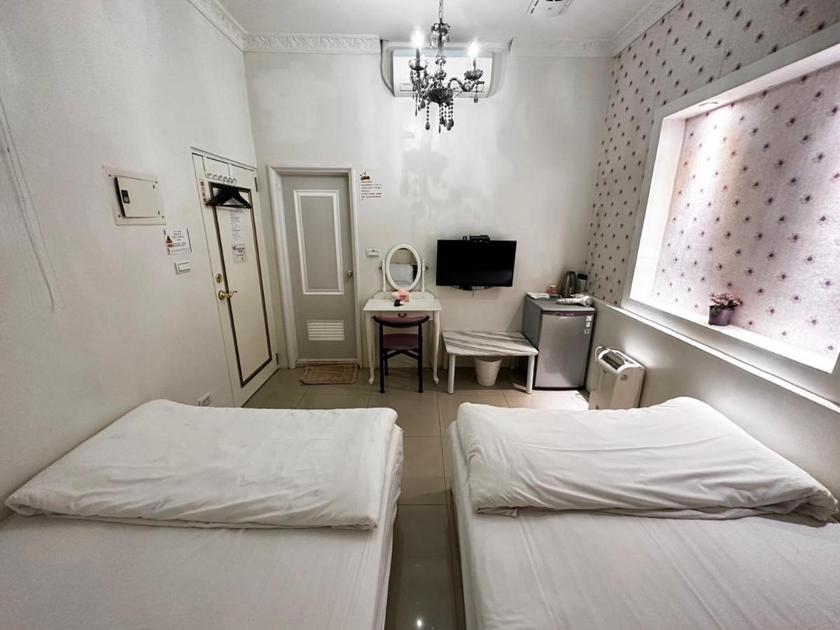 Fengjia Gift Box Homestay Тайчжун Екстер'єр фото