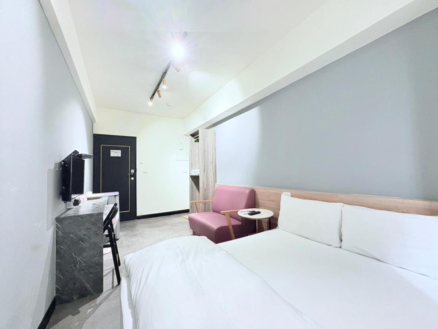 Fengjia Gift Box Homestay Тайчжун Екстер'єр фото